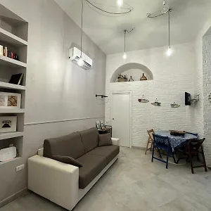 La Maisonette At Duomo , Napoli Italia